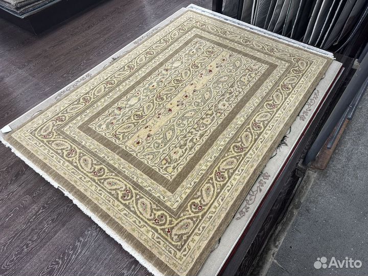 Ковер шерстяной 1.33х1.9 Турция