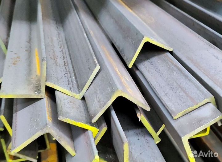 Уголок равнополочный 32х32х3,0 UGR-4351