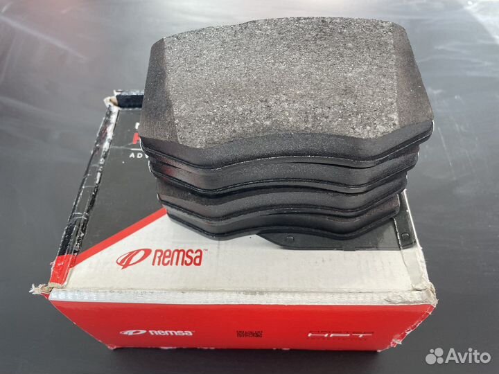 Колодки тормозные передние, Mercedes E213 C205