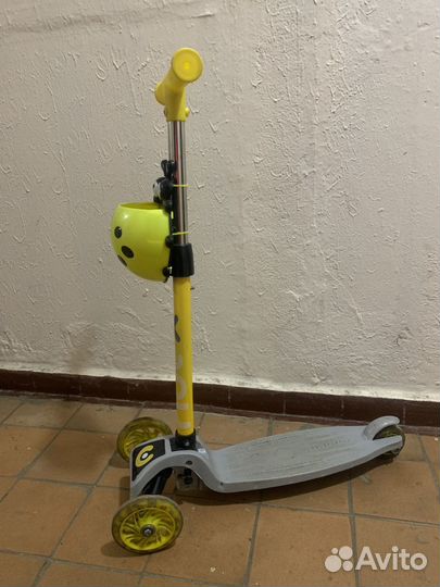 Самокат трехколесный