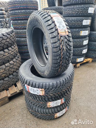 Nokian Tyres Hakkapeliitta 9 SUV 215/65 R16 102T