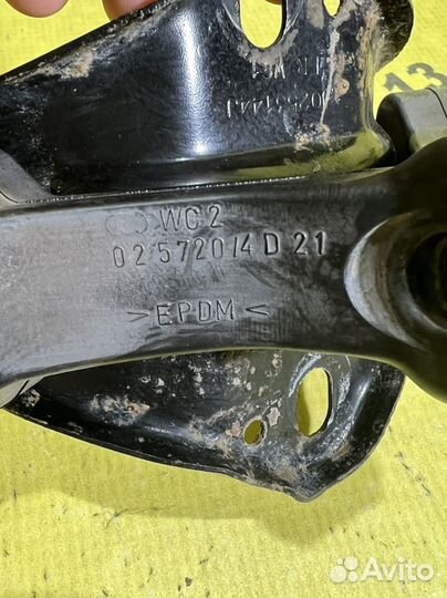 Кронштейн глушителя Volkswagen Polo 5 2018