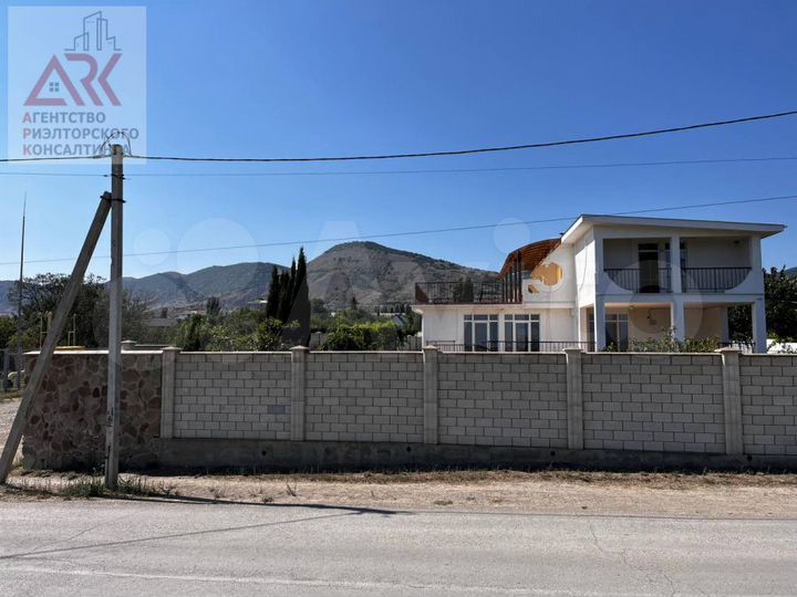 Дом 215 м² на участке 15 сот.