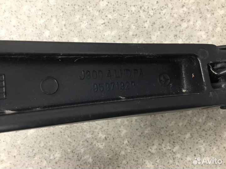 Поводок стеклоочистителя передний правый Chevrolet