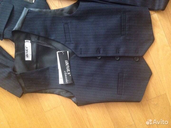 Новые костюмы р.128 и р.140 фирма Борн