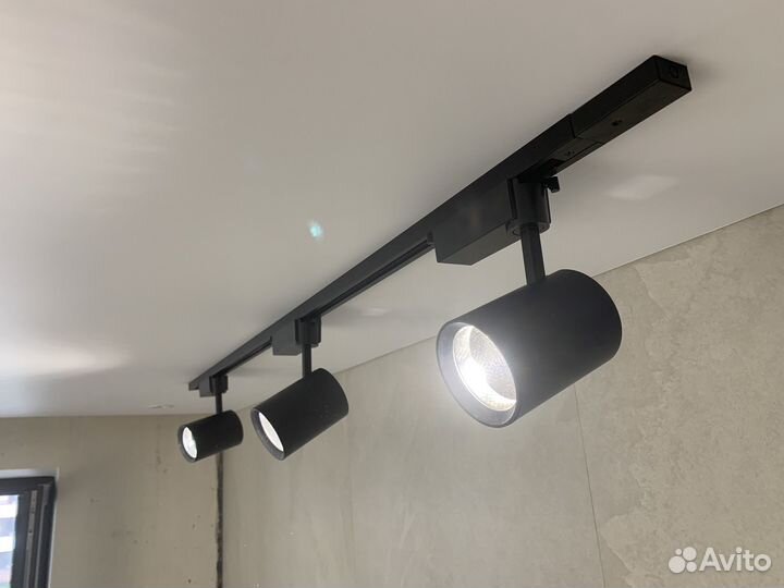 Трековые светильники на шинопроводе
