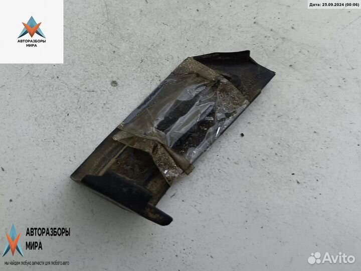 Молдинг крыла заднего левого Mercedes-Benz C-Класс