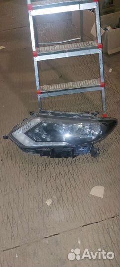 Фара левая Nissan X-trail T32 рестайлинг