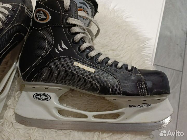 Коньки хоккейные 40 размер