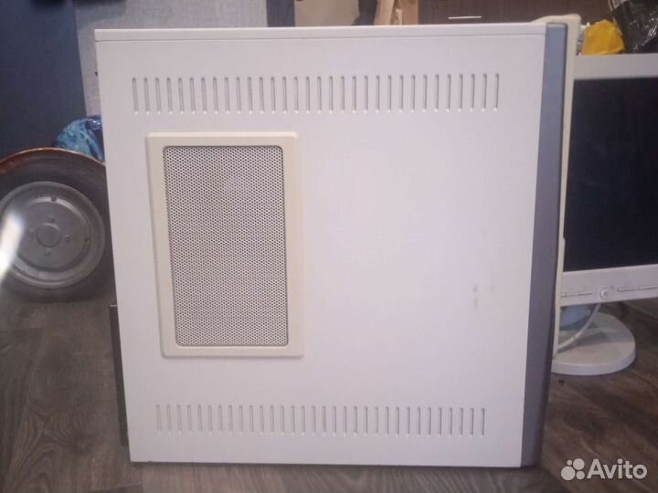 Монитор для компьютера и сам пк