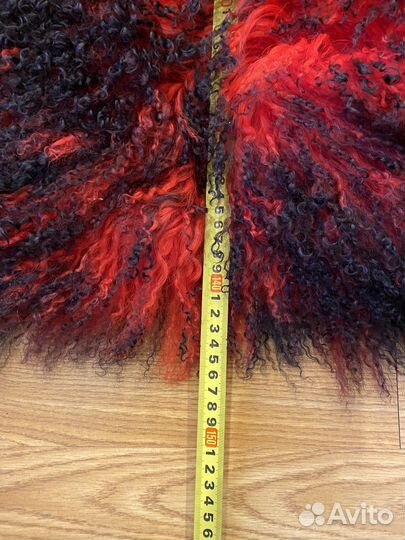 Подушка и накидка из шкури лама