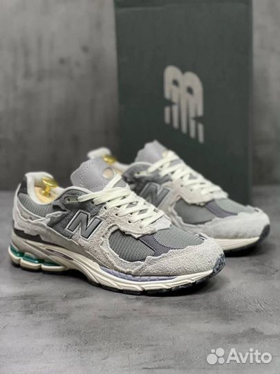 Кроссовки женские new balance 2002r