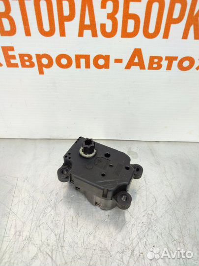 Моторчик заслонок печки Ford Focus 2 седан 2.0 Л