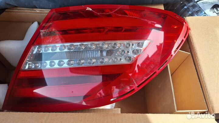 Правый стоп на w204 рест