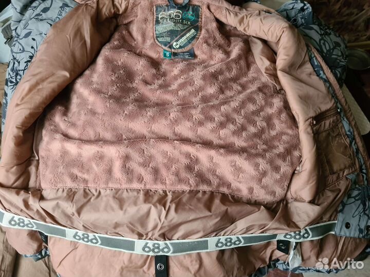 Сноубордическая куртка женская