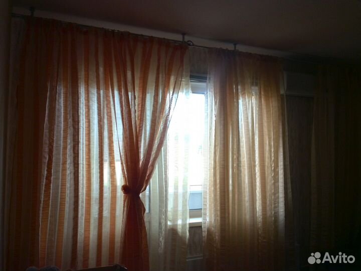 Тюль и карниз