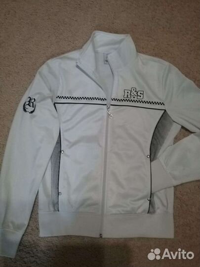 Костюм спортивный