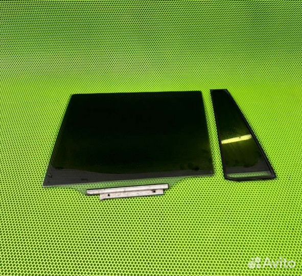 Боковое стекло заднее левое Toyota Land Cruiser