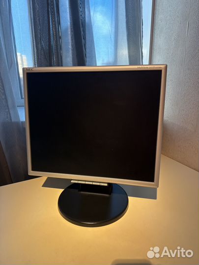 Монитор NEC MultiSync LCD 195VXM+