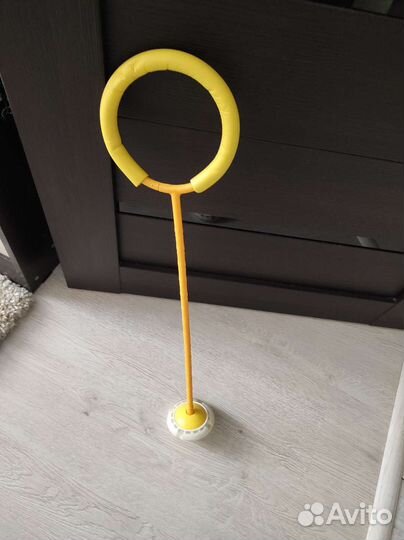 Скакалка на одной ноге