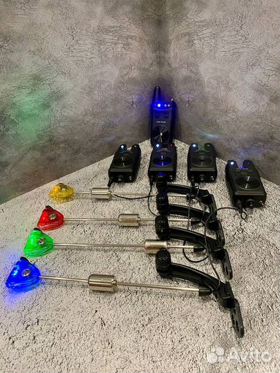 Комплект качественных сигнализаторов поклевки со свингерами