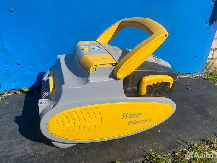 Пылесос с аква фильтром без мешков Supra