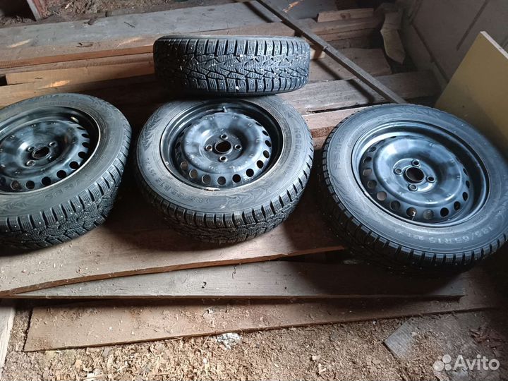 Колеса зимние 185 65 R15 в хорошем состоянии