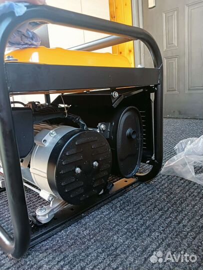 Бензиновый генератор