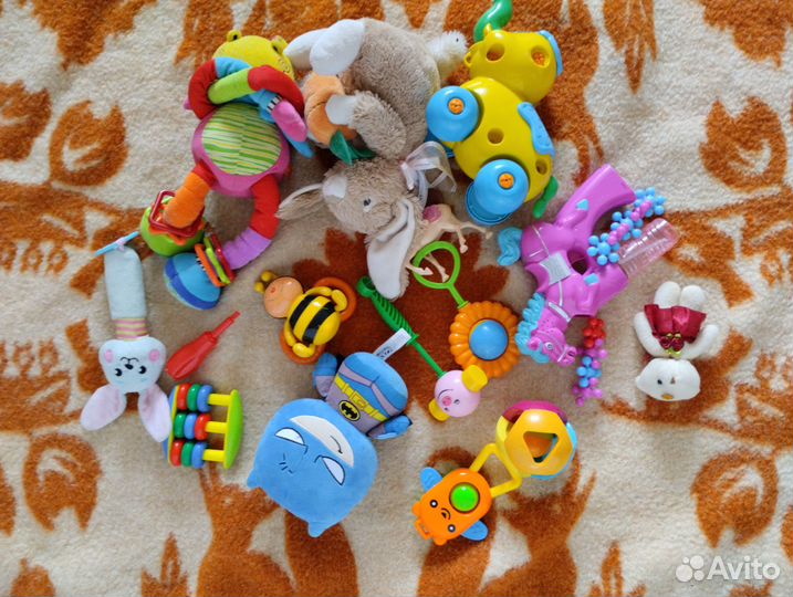 Детские игрушки + слоник с болтиками на моторику