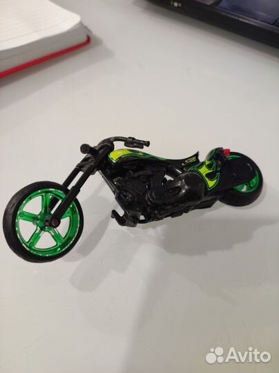 Модель мотоцикла Hot wheels