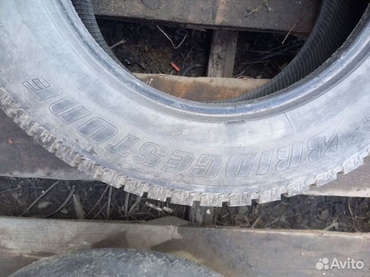 Bridgestone Ice Cruiser 7000 205/65 R15