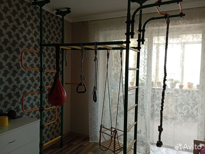 Спортивный комплекс, шведская стенка