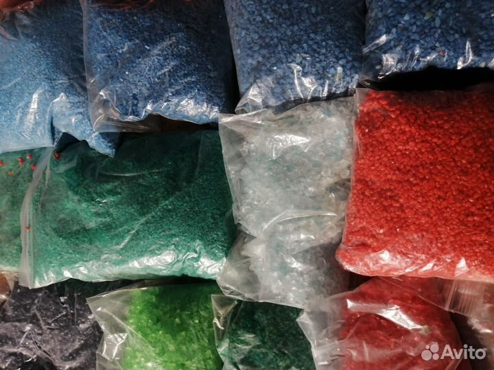 Мелкие цветные камни, песок для декора