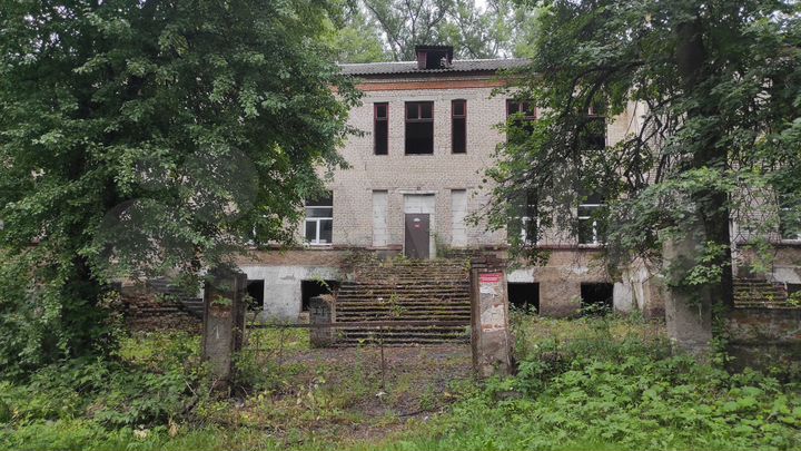 Отдельно стоящее коммерческое здание 1388.7 кв.м