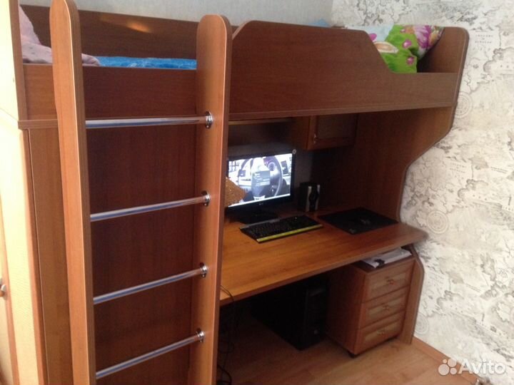 Продам двухярусную кровать(новая)