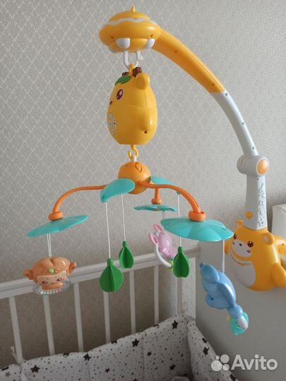 Карусель музыкальная (мобиль)с проектором