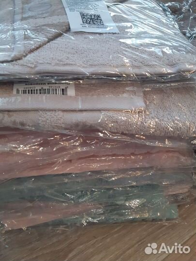 Махровые полотенца новые