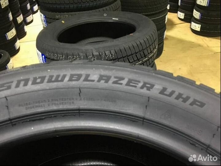 Windforce Snowblazer UHP 275/40 R20 106V