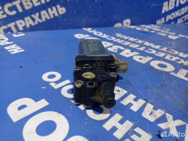 Моторчик шторки Bmw E65 седан 2004