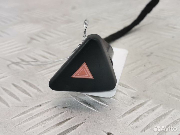 Кнопка аварийной сигнализации Ford Fiesta 5 2005