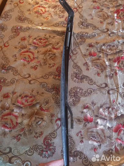 Поводок стеклоочистителя ваз 2110