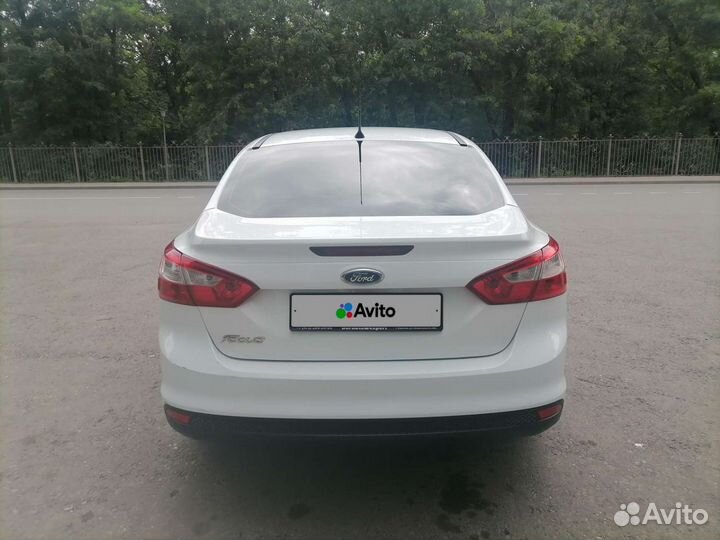 Ford Focus 1.6 МТ, 2012, битый, 132 730 км