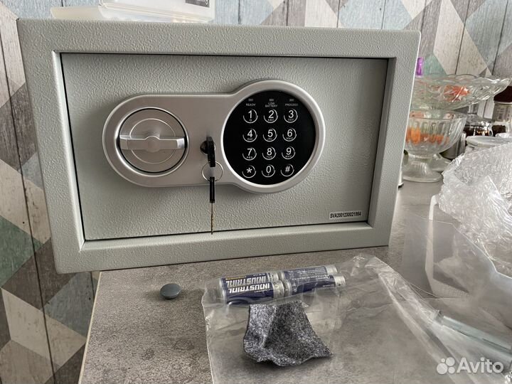 Сейф новый