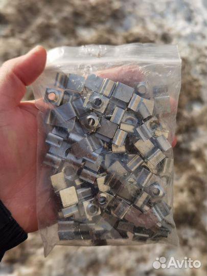 Клипса монтажная металлическая