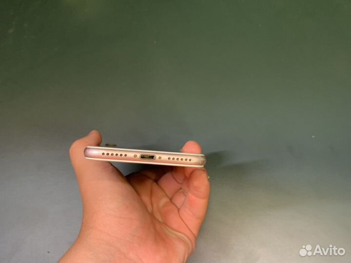 Телефон iPhone 7 32gb