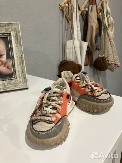 Кроссовки детские 22