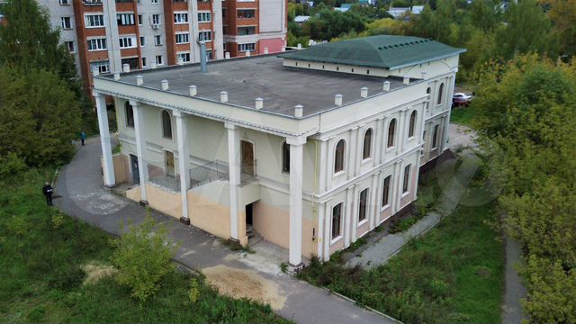 Торгово-административное здание, 1059.5 м²