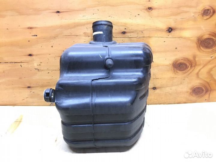 Резонатор воздушного фильтра Nissan Liberty RM12