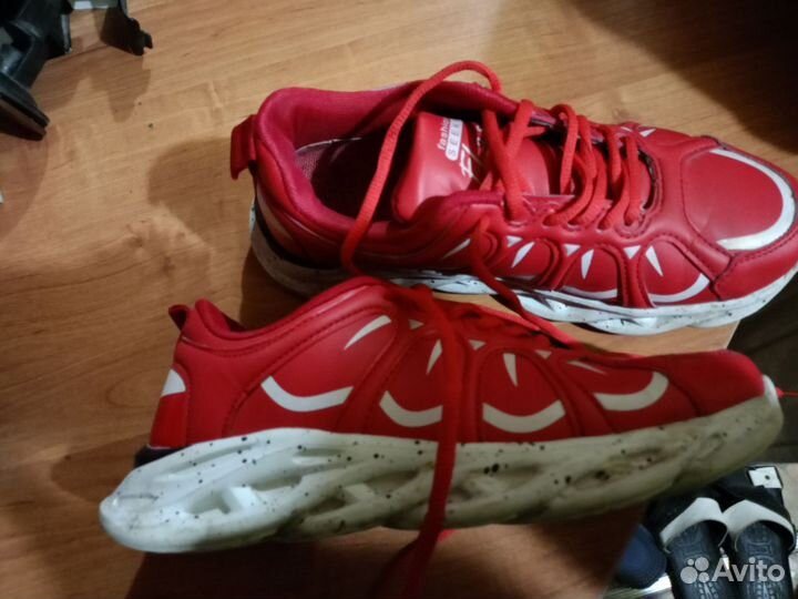 Кроссовки женские 37 размер