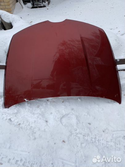 Капот на Mazda CX7 2009